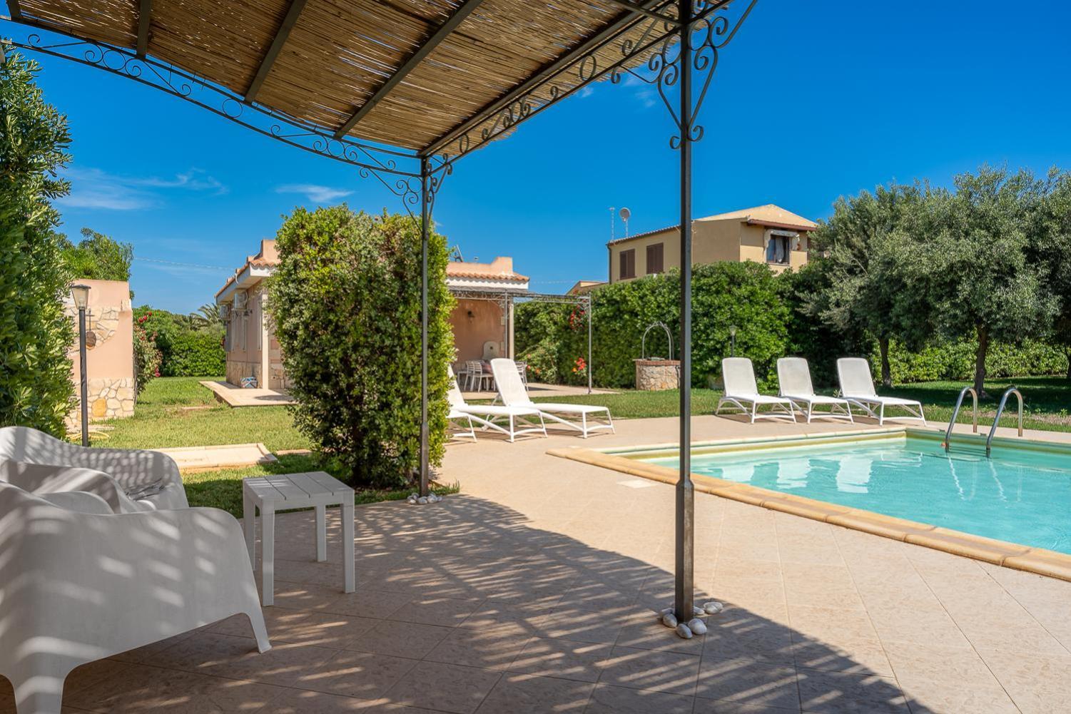 Villa Bouganville Con Piscina By Wonderful Italy Szirakúza Kültér fotó